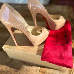 CHRISTIAN LOUBOUTIN Nude Patent Lady Peep 150 Pumps